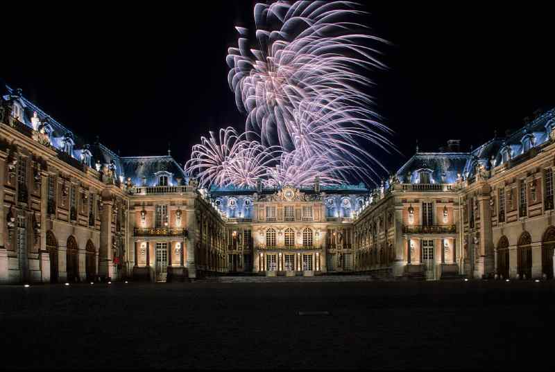 0016_Cour-de-marbre_feux_Versailles_Jacques-de-Givry