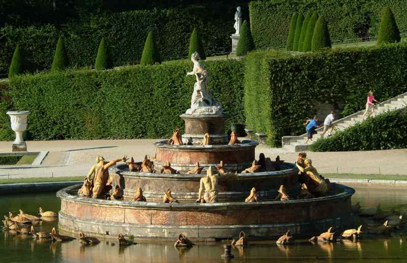 0027_ Bleu-Blanc-Rouge_Bassin-de Latone_Versailles_Jacques-de-Givry